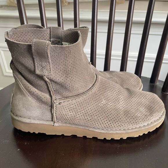 Ugg Women's Classic Unlined Mini Perf Boots Mole Taupe 10 - Picture 5 of 15